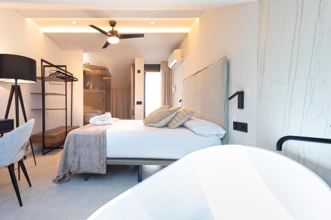 Magnificent Renovated 2Bd 2Bth Duplex With Terrace - City Centre มาลากา ภายนอก รูปภาพ